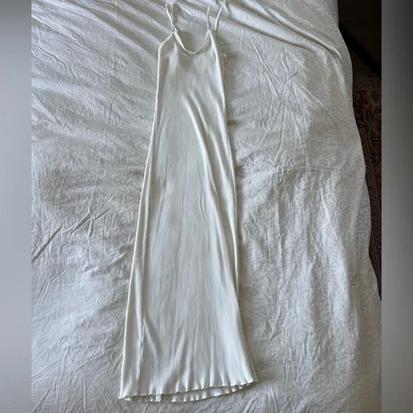 Juem White Rafi Midi Dress - Picture 2 of 4